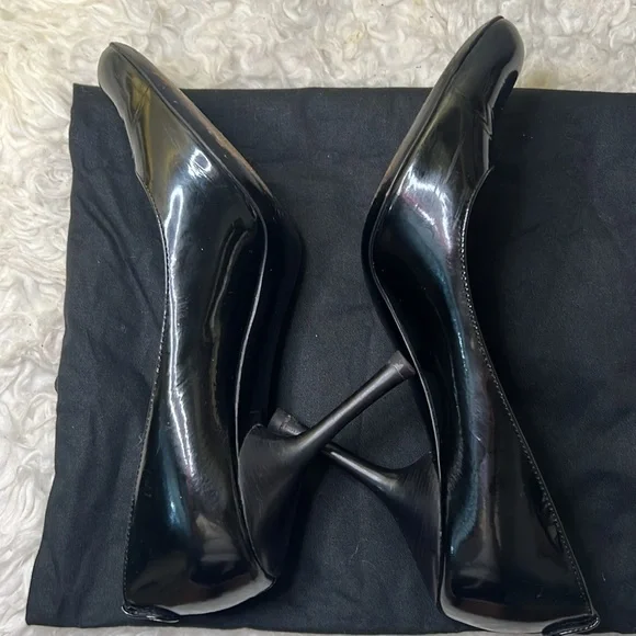 Gucci Black patent leather pumps size 7.5